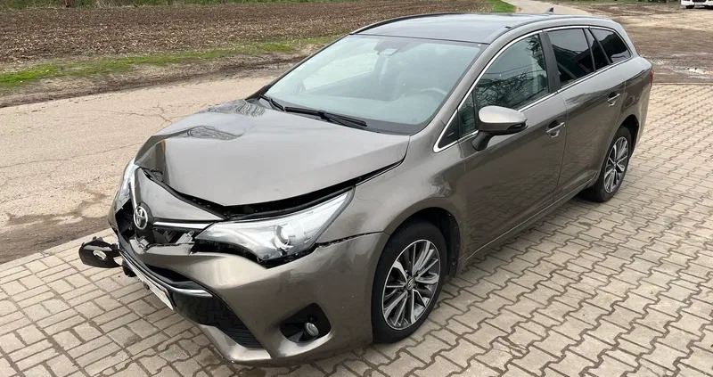 samochody osobowe Toyota Avensis cena 21900 przebieg: 218000, rok produkcji 2016 z Chodzież